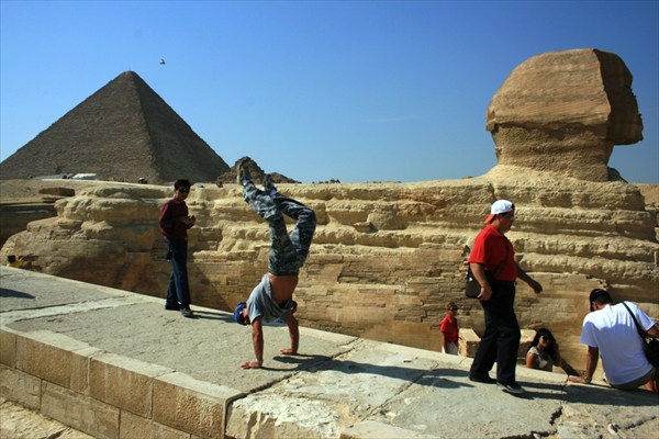 На руках по Африке Egypt, Giza, Sfinx 2007 385